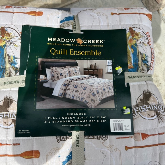 -NWT, Camping theme quilt ensemble queen/full set. - Picture 1 of 3